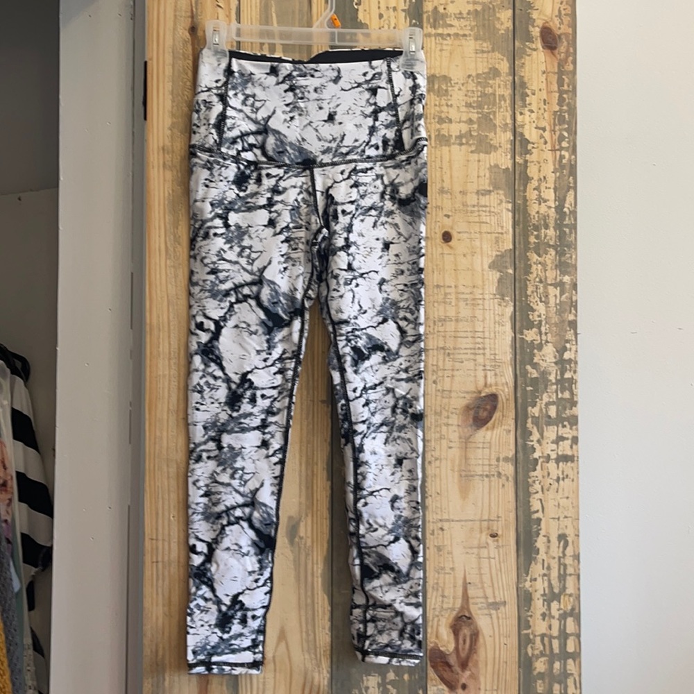 Marbled leggings size small